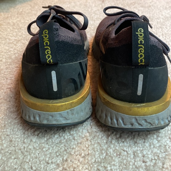 Nike epic react slip on shoe - Picture 4 of 7